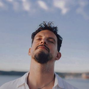 KIKIFLY: Proti soncu