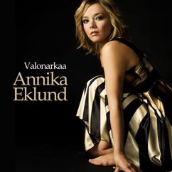 Annika Eklund: Valonarkaa