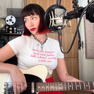 Mery Spolsky: Marysia Kowalska (na gitarze)