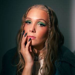 VIIVI: VIIVI (Vain elämää kausi 16)