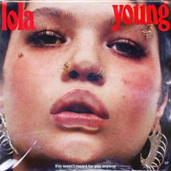 Lola Young: Walk On By