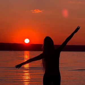 Yoga Alice: Everybody Wants Forever