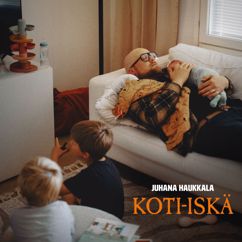 Juhana Haukkala: Koti-iskä