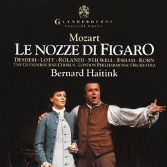 Bernard Haitink, Gianna Rolandi, Richard Stilwell, Ugo Benelli: Mozart: Le nozze di Figaro, K. 492, Act I: Recitativo. "Taci, vien gente!" (Susanna, Conte, Basilio)