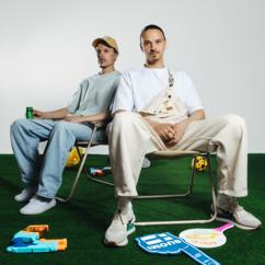 Roope Salminen & Koirat: Muuttolintu (feat. Jukka Poika)