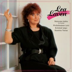 Lea Laven: Pitsihelmainen tyttö