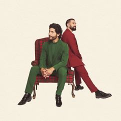 Dan + Shay: Pick Out A Christmas Tree