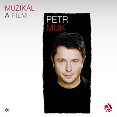 Petr Muk: Chci všechno znát (Strangers like me)