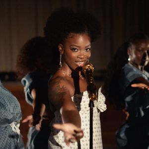 Ari Lennox: Smoke