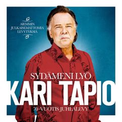 Kari Tapio: Valoon päin (Live, 2010)