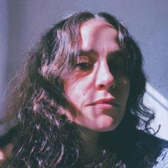 Julia Moscardini: Luiza