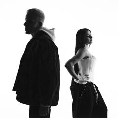 Elastinen, Sara Bee: Uskomaton (feat. Sara Bee)
