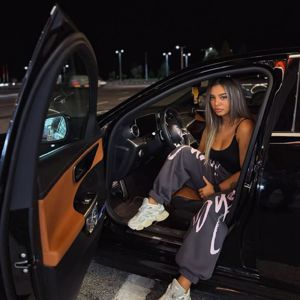 Flyhauzz, Broby: Gucci at the Gas Station