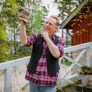 Heikki Salo, Herra Heinämäen Lato-Orkesteri: Runo vei (Vain elämää kausi 17)