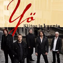 Yö: Kiitos ja kunnia