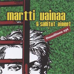 Martti Vainaa & Sallitut Aineet: Toyotan takana