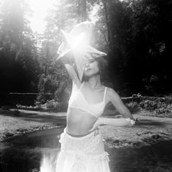 Valentina Tross: Lamentos de Estrellas