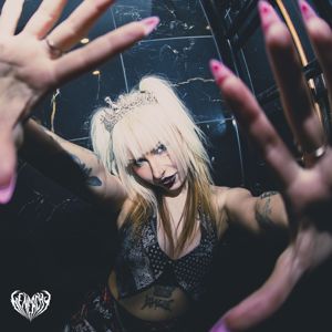 Nenerchy: Mustaa huulipunaa