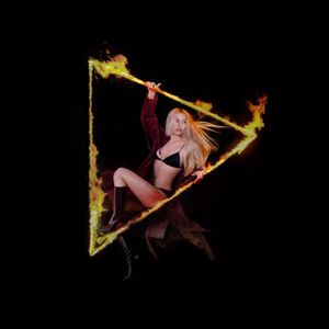Ava Max: Don't Click Play